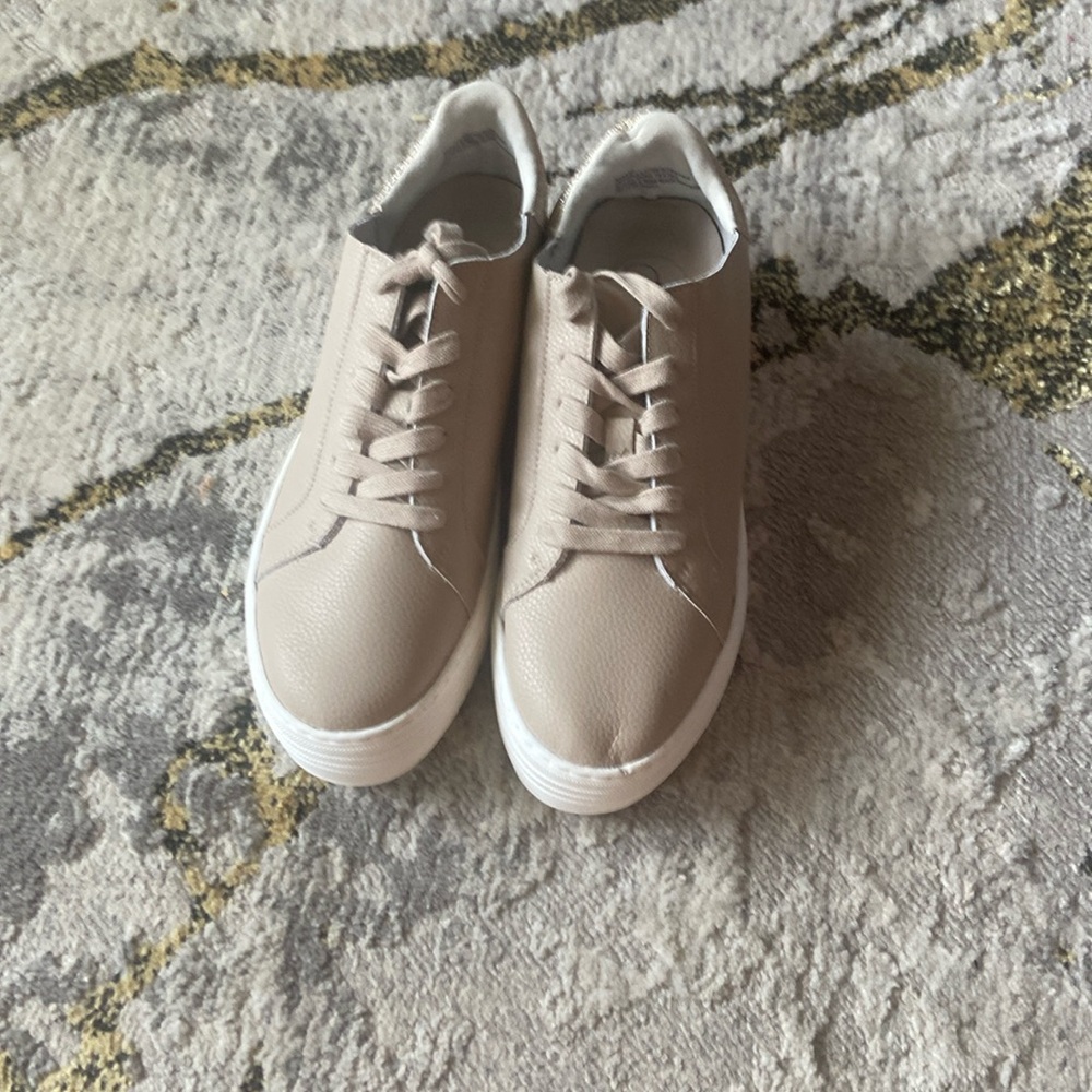 Joy sneakers tan color never work platform size 9